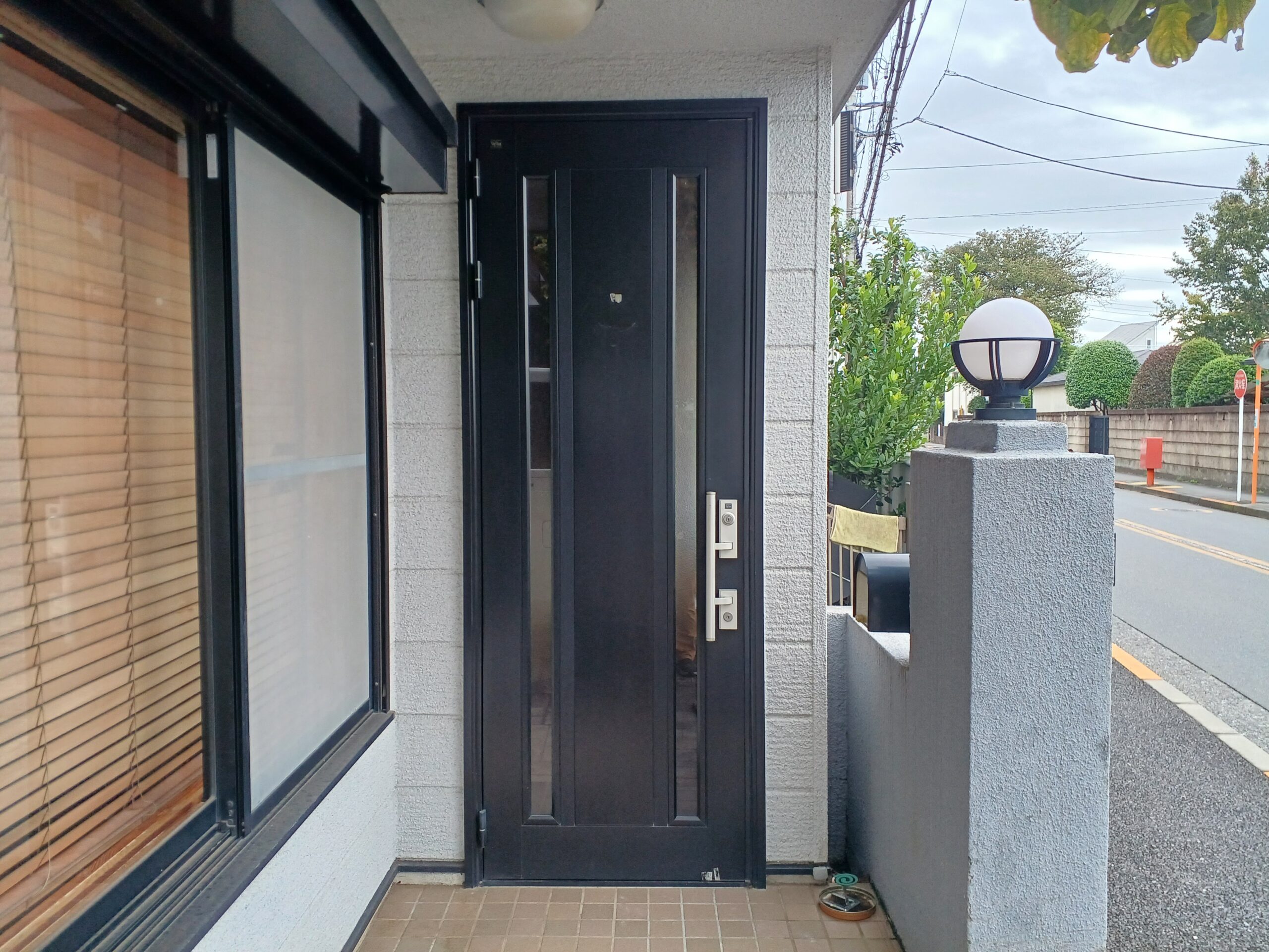 東京都の補助金11.7万円を活用！YKKAPドアリモN08N（マキアートパイン