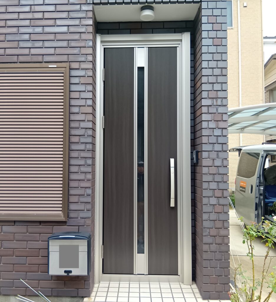 YKKAPドアリモF０３Tの工事後の写真。