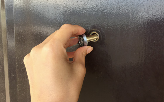 簡単に外せる危険なドアスコープ