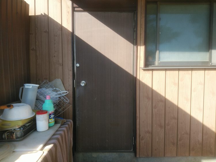 木製の勝手口