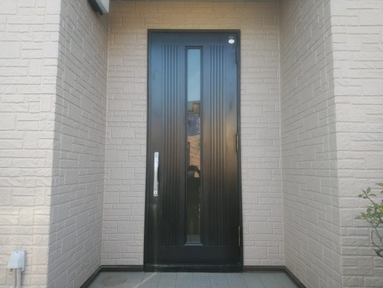 住友林業の建物の玄関ドア