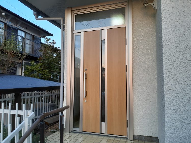 木製玄関ドアから断熱玄関ドアに交換した事例after