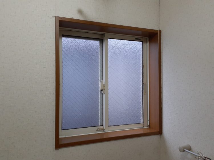 窓サッシの鍵の交換