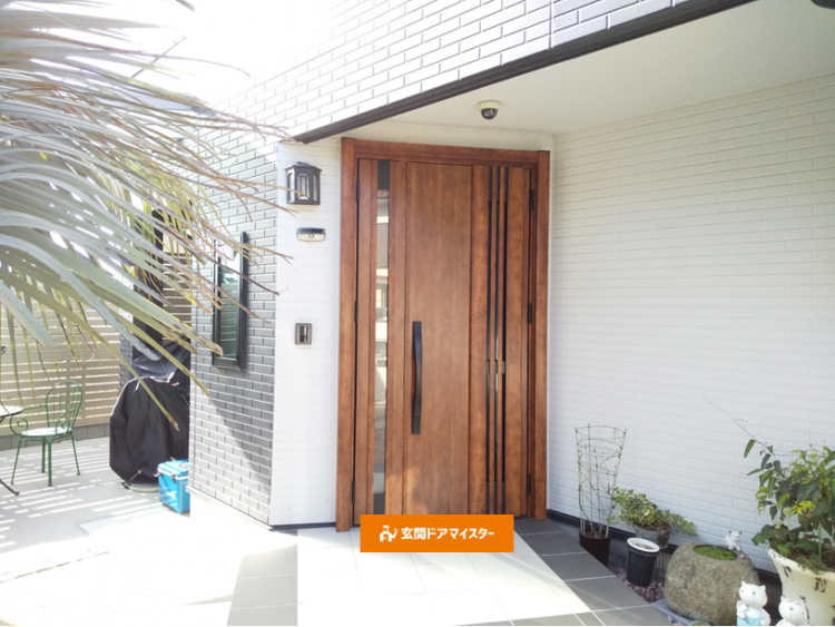 観葉植物のある綺麗な玄関