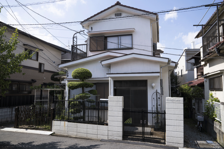 経年で歪みが生じる木造住宅