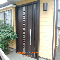 新日軽のクリモというドアをリフォーム【LIXILリシェントG82型】吉川市の工事事例