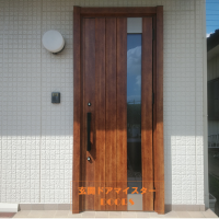 ダイワハウスの玄関ドアリフォーム事例をご紹介！色あせてしまったドアが1日で見違えました【LIXILリシェントP77型】境町の工事事例