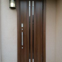 玄関ドアリフォームするときにはドアの幅と高さを変えられます