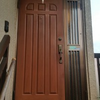 玄関ドア｜ドアの脇がFIXガラスになっている枠を親子ドアに変更できる？