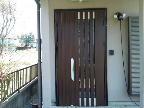 激安価格で玄関ドアをリフォームする 玄関ドアリフォームの玄関ドアマイスター