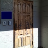 塗装が劣化した木製ドアからアルミサッシへの玄関ドアリフォーム事例|LIXILリシェントC16型|柏市