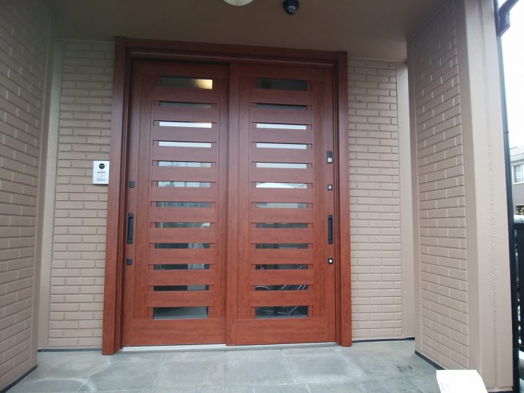 玄関引戸のリフォームについて リフォームによって得られる効果 玄関ドアリフォームの玄関ドアマイスター