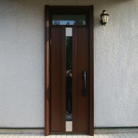 【YKKドアリモS14v】木製玄関ドアをリモコンキー付きのYKKドアリモにリフォーム