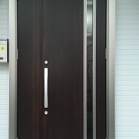 【LIXILリシェントM78型】アルミのドアを断熱タイプのドアにリフォーム