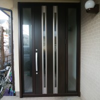 【LIXILリシェントM24型】塗装が傷んだ木製玄関ドアをLIXILリシェントにリフォーム