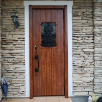 【LIXILリシェントD41型】外国製の木製玄関ドアをLIXILリシェントでリフォームした事例です