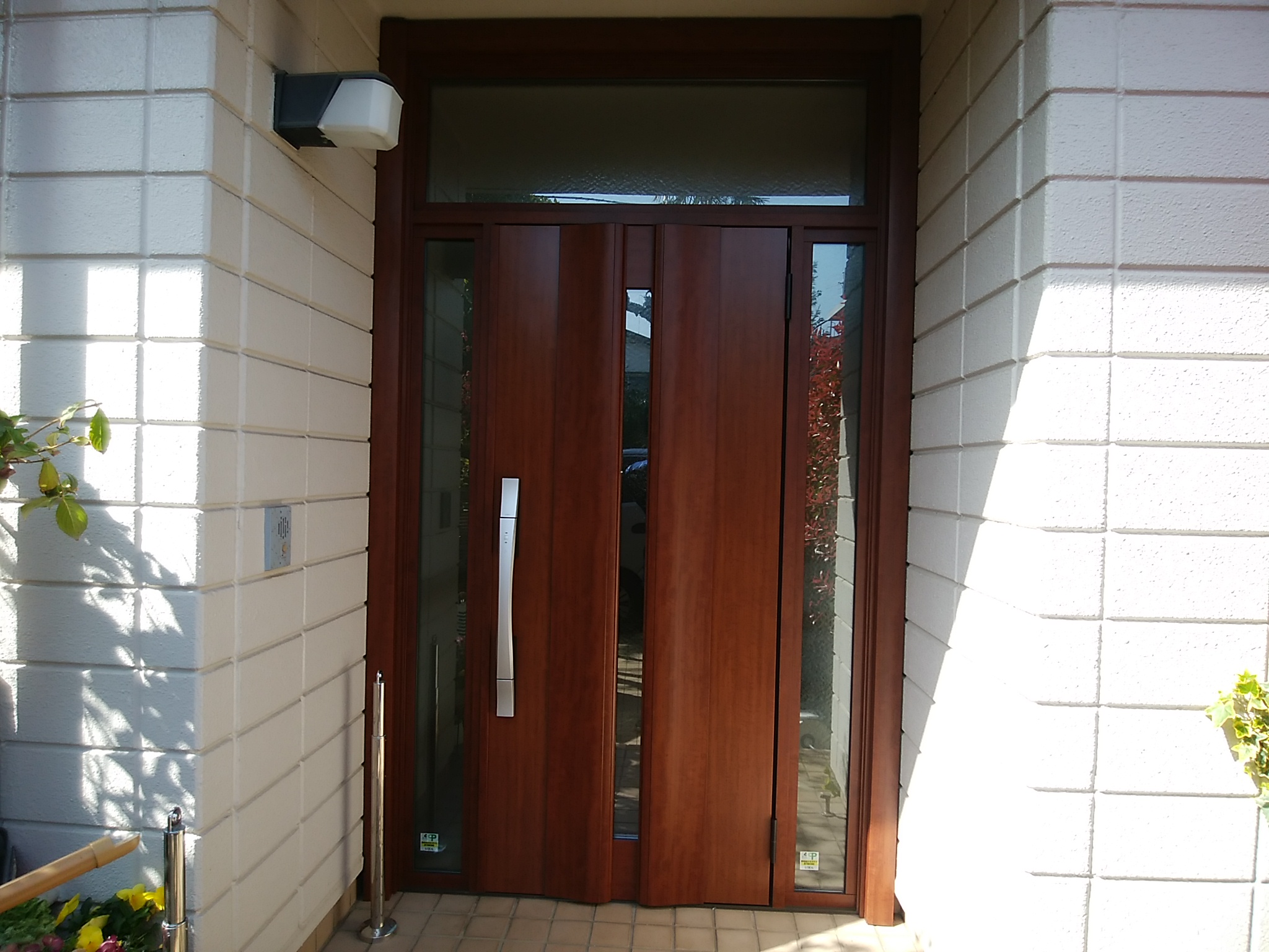 【LIXILリシェントG12型】鉄骨造のハウスメーカーの玄関ドアもリフォームできます