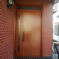 【LIXILリシェントM17型】リフォームの際に玄関ドア本体の幅広げました（柏市の工事事例）