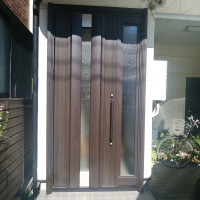 【YKKAPドアリモS01v】親子ドアを片袖枠のドアにリフォームしました（川崎市の工事事例）