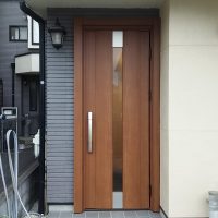アイカの木製玄関ドアを木目調ドアリモでリフォーム【YKKapドアリモS01ｐ】東京都葛飾区の工事事例