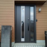 塗装がいらないドアにリフォーム【LIXILリシェントM77型】茨城県土浦市の工事事例
