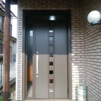 結露がひどいドアを断熱ドアにリフォーム【LIXILリシェントM28型】東京都北区