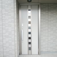 【LIXILリシェントM28型】リモコンキー付きのドアにリフォーム（千葉県松戸市の工事事例）