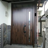 重厚感のある木目調のドアにリフォーム【LIXILリシェントM78型】千葉県柏市