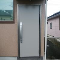 事務所利用しているドアを便利なリモコンキーのドアにリフォーム【LIXILリシェントM17型】