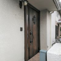 アンティーク調のドアにリフォーム【LIXILリシェントD77型】山武市の工事事例