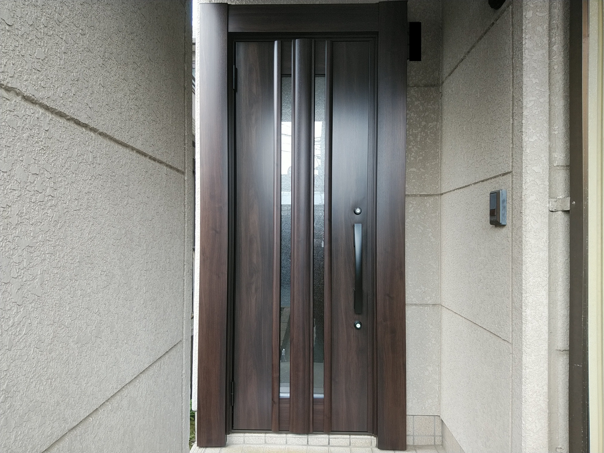 外額縁150でのリフォーム事例【LIXILリシェントG15型】玄関ドアのリフォームなら玄関ドアマイスターへお任せください