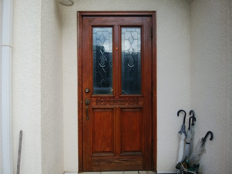 ガラスの玄関ドアの事例