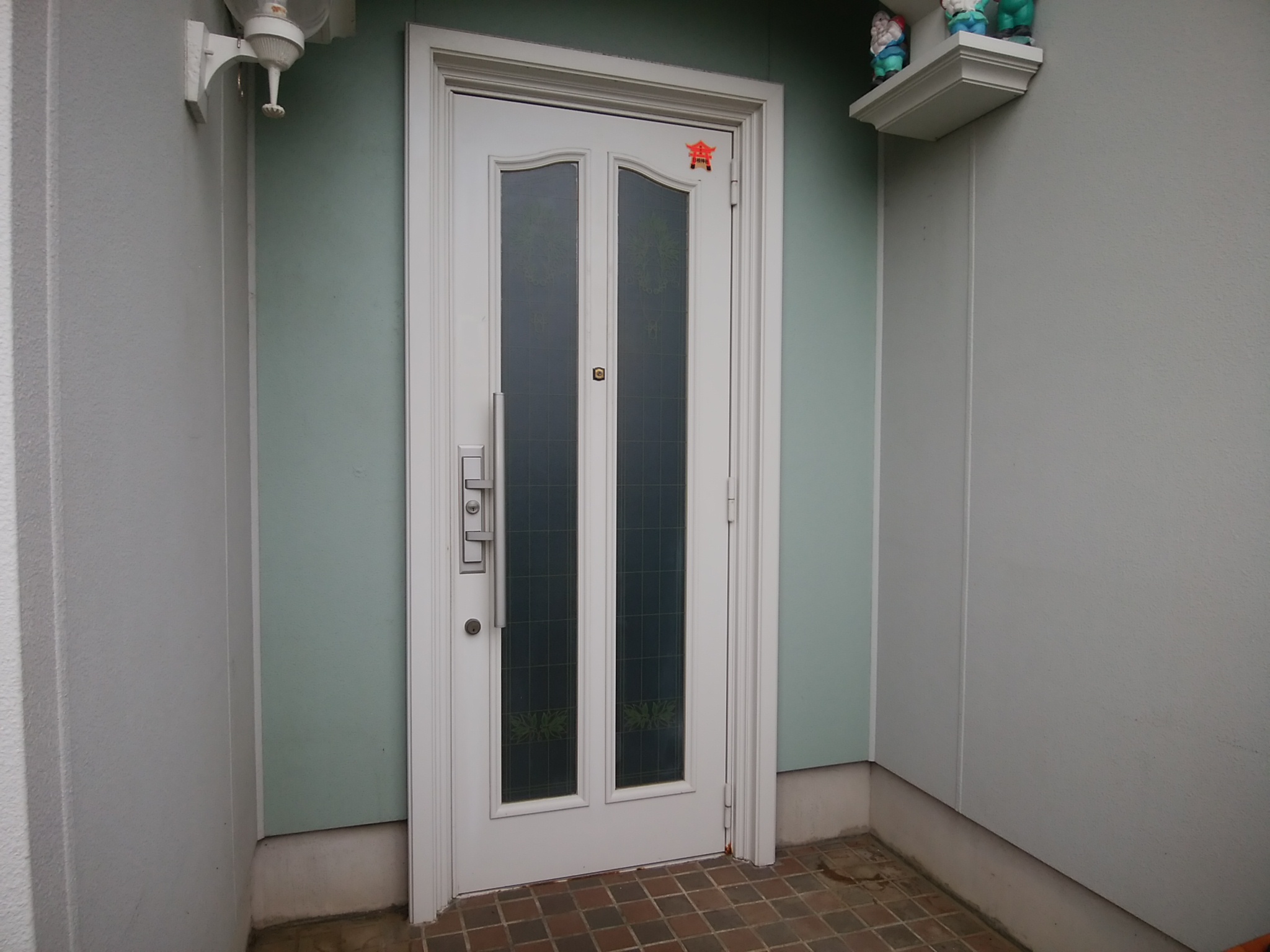 積水ハウスの建物で玄関ドアと窓をカバー工法で交換リフォーム【LIXILリシェントP77型】玄関ドアのリフォームなら玄関ドアマイスターへお任せください