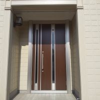 セキスイハイムの玄関ドアを風が通せる断熱ドアにリフォーム！補助金も利用可能