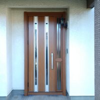 暗いドアにお悩みなら1日で解決できます