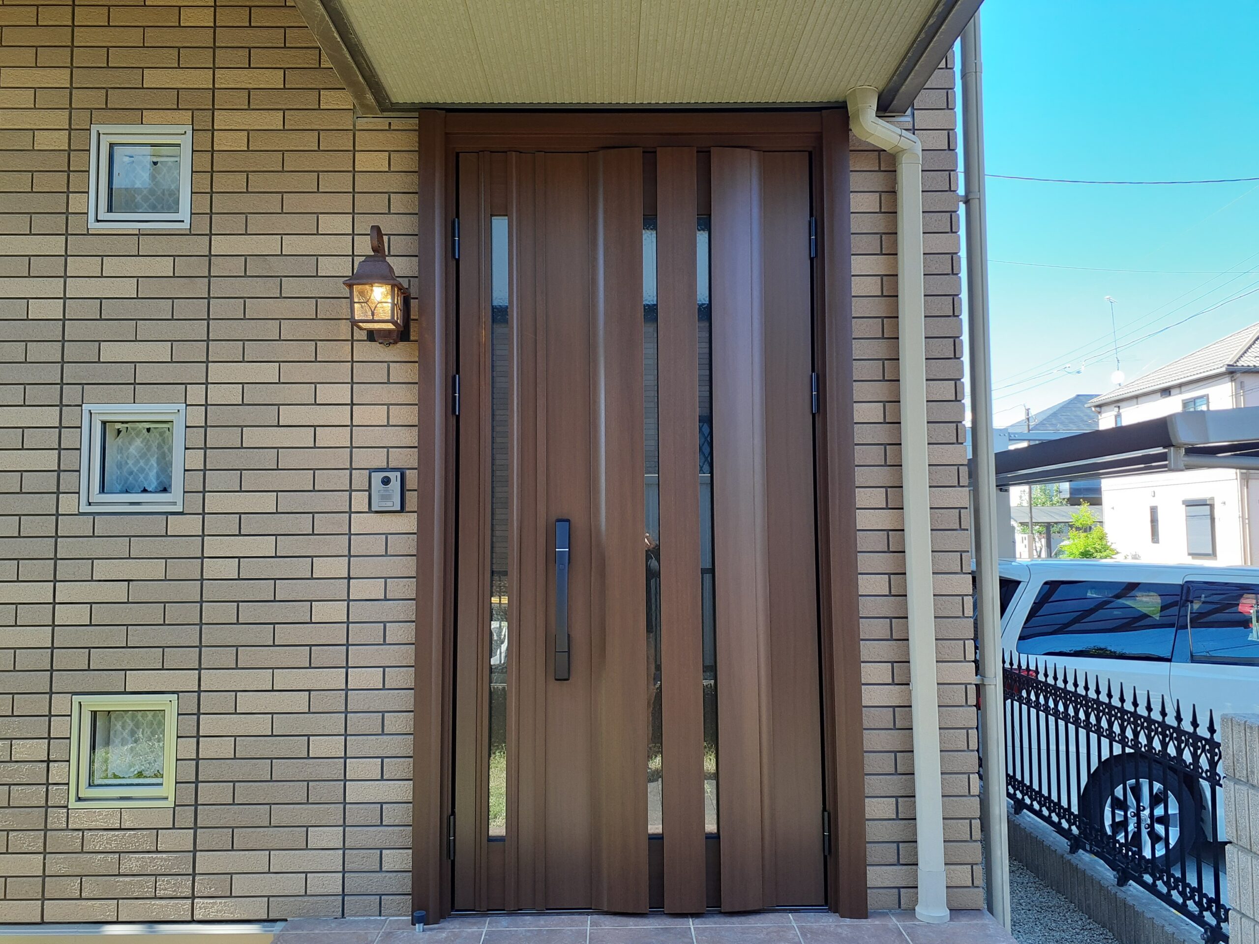 ネット注文の不安を解消！丁寧な接客と技術で叶えるリモコンキー付きYKKAPドアリモへのリフォーム【茨城県ひたちなか市の事例】