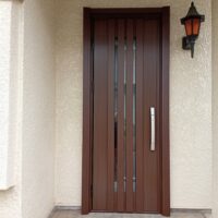 古いアルミドアの寒さ・防犯の悩みを1日で解決！丁寧な事前説明で不安ゼロの玄関ドア交換｜東京都の補助金活用