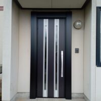 積水ハウスの玄関ドアってこんな風に白っぽくなりがち！防犯・プライバシー・価格を解決するLIXILリシェントM24型【千葉県旭市の事例】