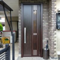 風を通せる玄関ドアが人気です！リモコンキーも付けられます