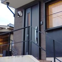 玄関ドア単体でも対象！東京都の助成金でお得に防犯・断熱リフォーム｜LIXILリシェントM83型【東京都足立区の事例】