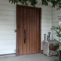 【裏ワザ】玄関ドアも補助金対象に！窓と同時工事で87,000円お得になったリフォーム事例