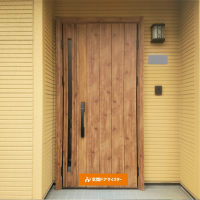 マキアートパインのこのドアとってもオシャレです【YKKAPドアリモN08】草加市の事例