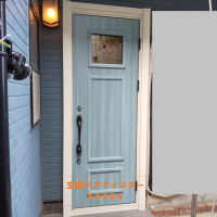 ブルーのドアをご希望ならドアリモにございます【YKKAPドアリモE02】戸田市の工事事例