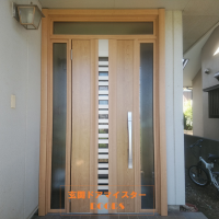 ヘーベルハウスの玄関ドアをリモコンキー付きのドアにリフォーム【LIXILリシェントG82型】柏市の工事事例