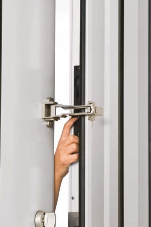 防犯対策になる 玄関ドアの内側ロックについて 玄関ドアリフォームの玄関ドアマイスター
