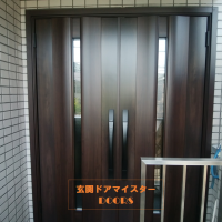 引戸の玄関を両開きドアにリフォーム【LIXILリシェントG12型】北区の工事事例