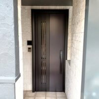 東京都の助成金を利用！中古住宅の玄関を1日で刷新！LIXILリシェントM85型【東京都目黒区の事例】