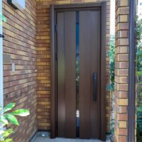 数年越しの信頼！東京都の助成金で賢く玄関ドア交換｜「あの時の親身な対応」が決め手でした【小平市の事例】