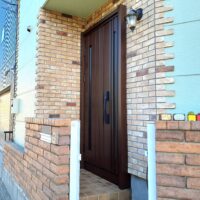 国と都の補助金をW活用！玄関ドア＆内窓リフォーム｜面倒な申請も代理で「すべて満点」の評価【東京都足立区の事例】