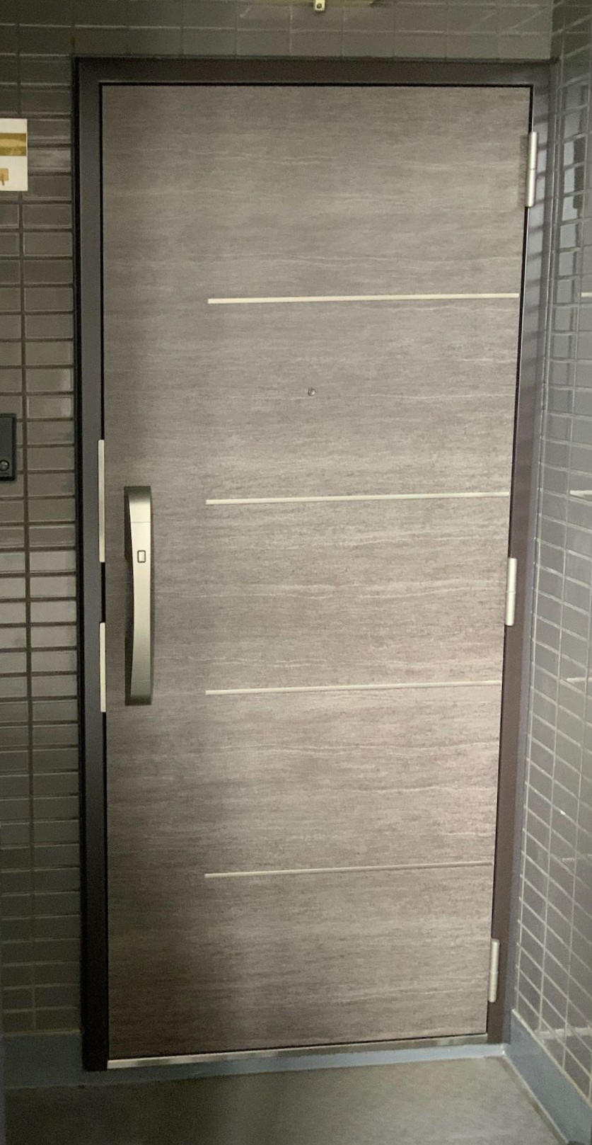 賃貸併用マンションオーナー様へ｜自宅ドアを断熱・リモコンキー仕様に。資産価値と暮らしの質を同時に高める改修事例